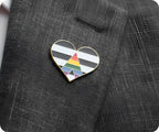 Pin con forma de corazón y bandera de Straight Ally