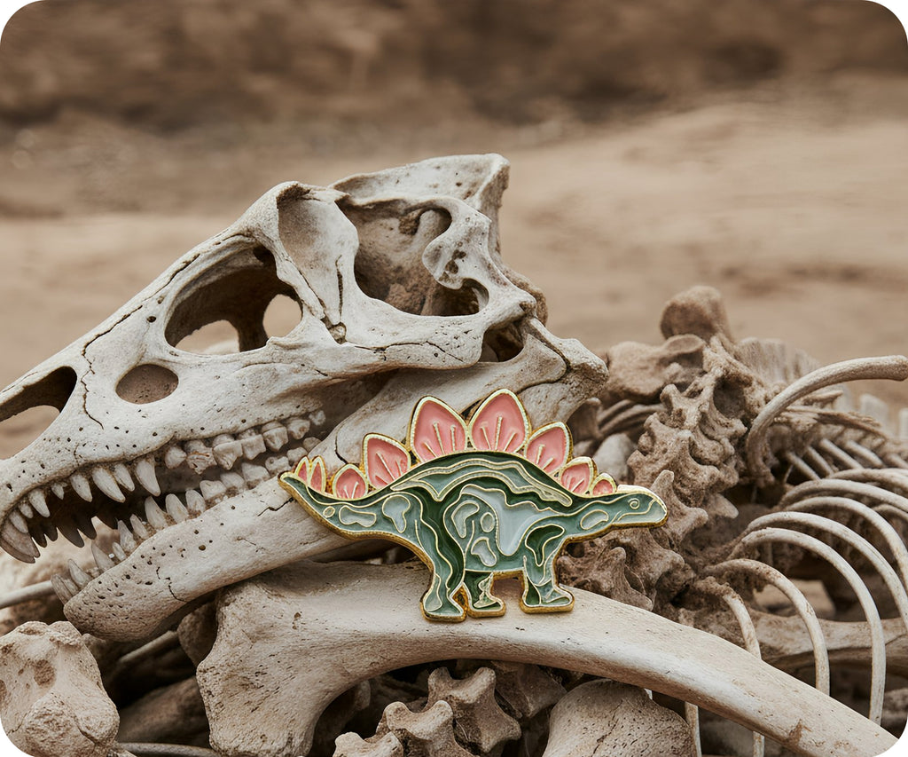 Insignia de pin con pinchos de dinosaurio estegosaurio