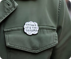 Gracias, es el pin de discurso divertido de trauma
