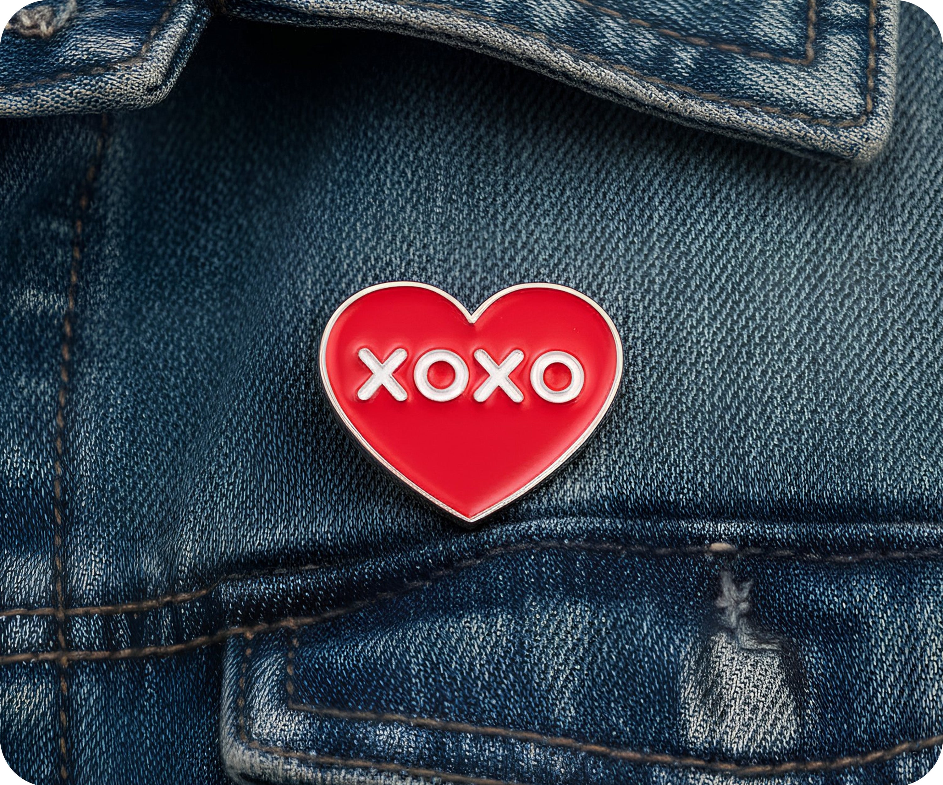 Insignia de pin XOXO Corazón de amor Imagen secundaria del producto